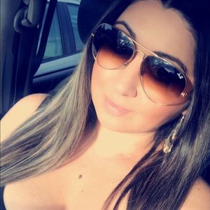 Meet your Posher, Tania